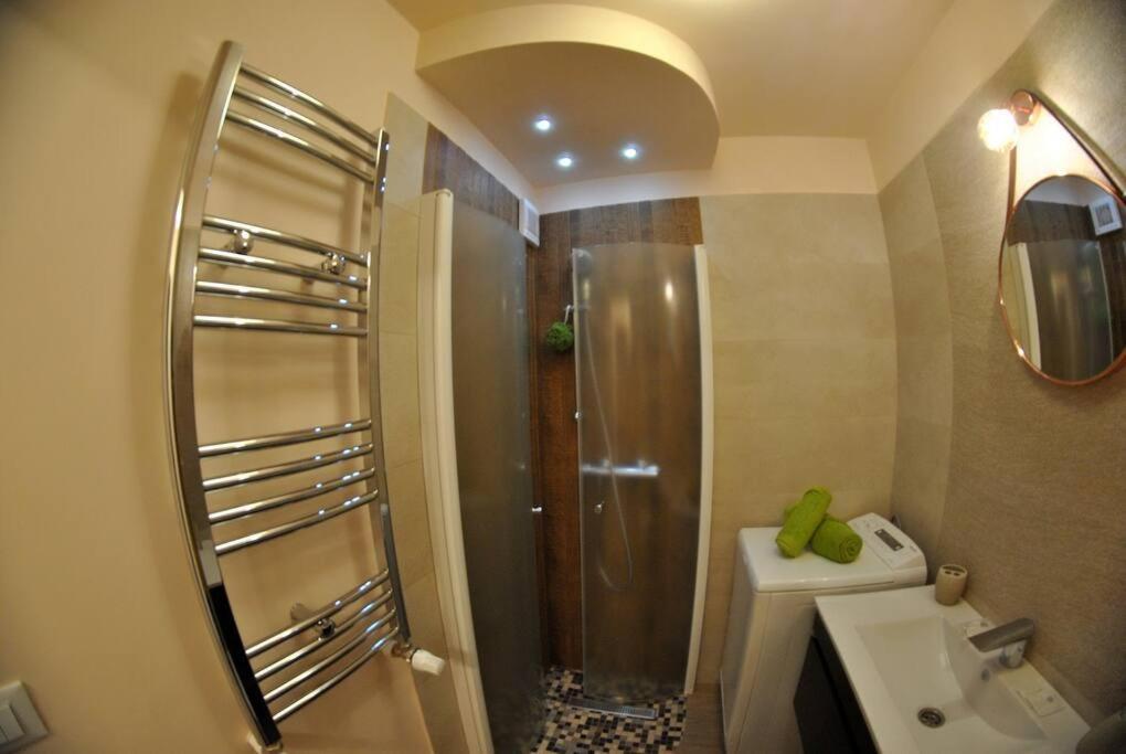 Modern & Central Apartment In North Of Bucarest Extérieur photo