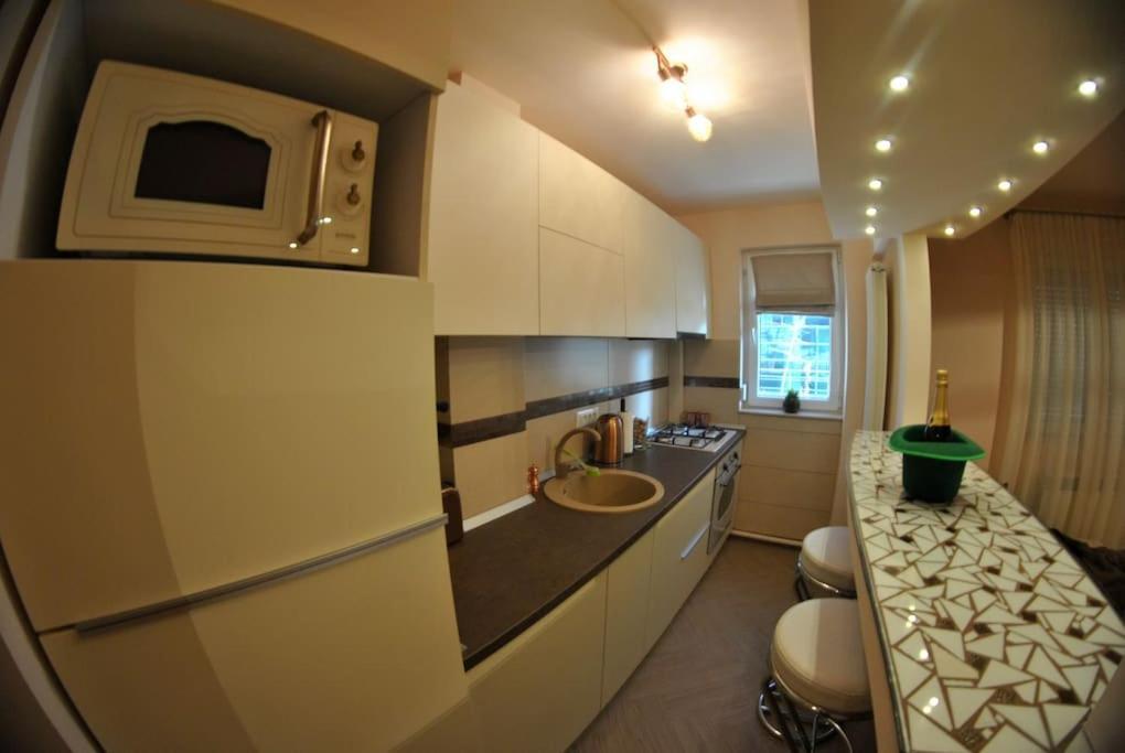 Modern & Central Apartment In North Of Bucarest Extérieur photo