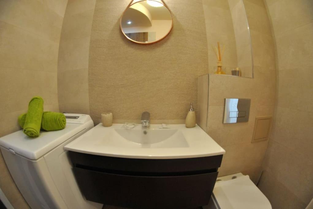 Modern & Central Apartment In North Of Bucarest Extérieur photo
