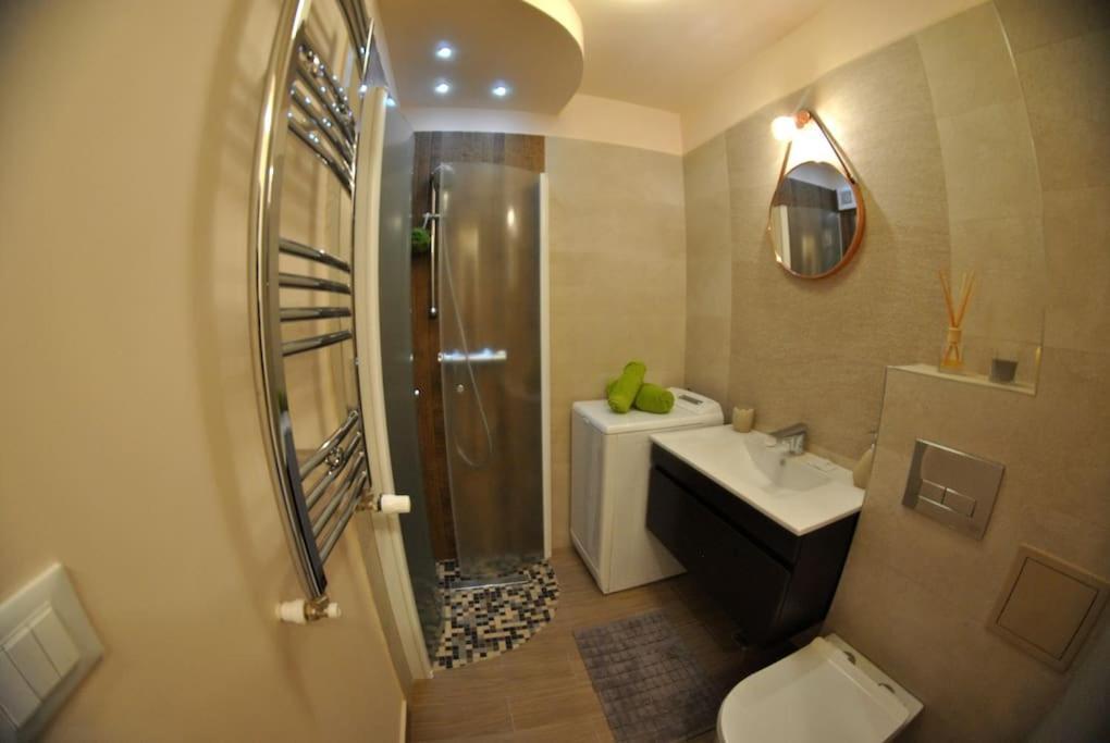 Modern & Central Apartment In North Of Bucarest Extérieur photo