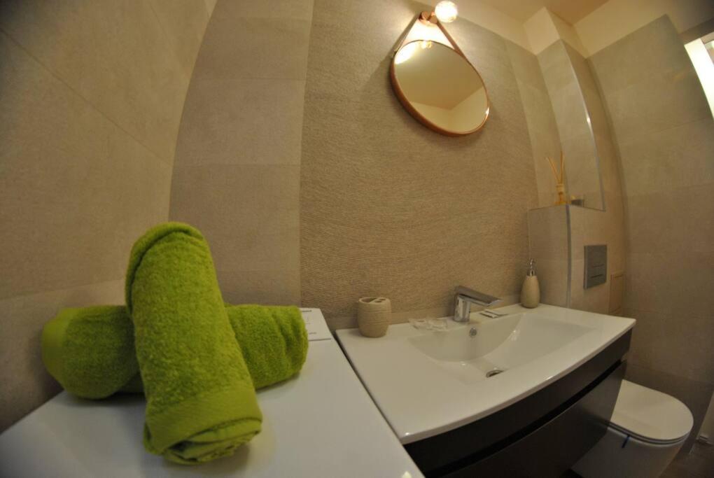 Modern & Central Apartment In North Of Bucarest Extérieur photo